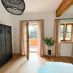 Lichtdurchflutete Doppelhaushaelfte In * 克罗伊特